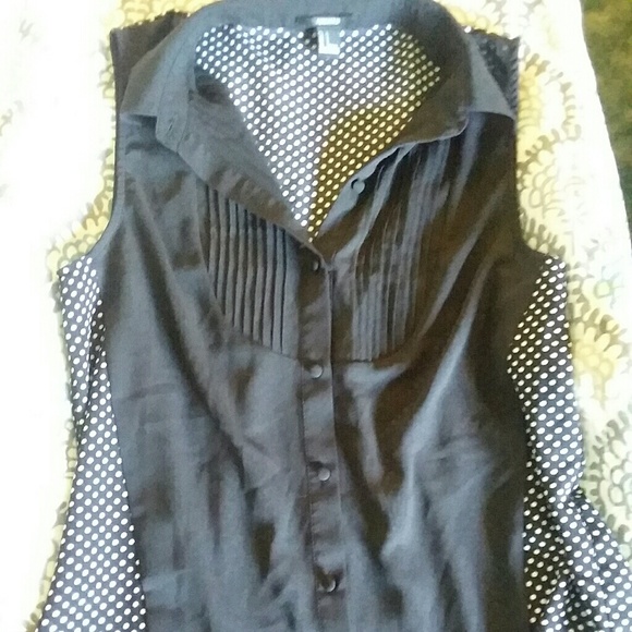 Forever 21 Tops - Pretty sleeveless Forever 21 Tops - Pretty sleeveless